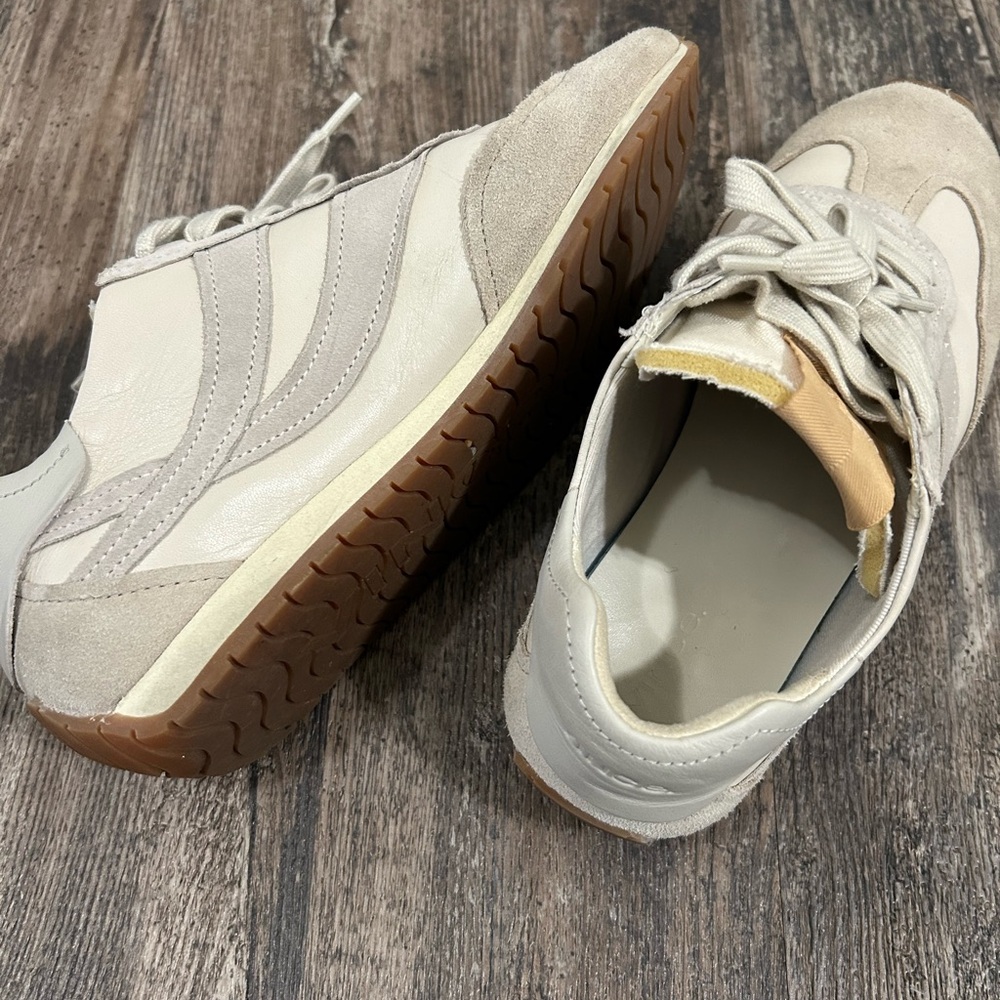 Vince Cream and Tan Women's Sneakers